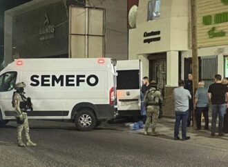 Ataque armado deja a un hombre sin vida afuera de establecimiento en Hermosillo