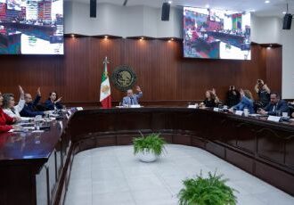 Congreso de Sinaloa definirá este lunes a gobernador interino tras licencia de Rocha Moya