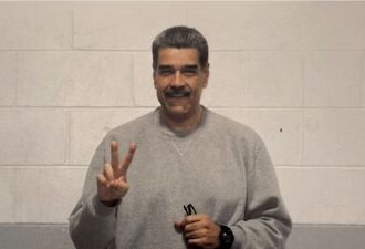 Nicolás Maduro publica fotos desde prisión en Nueva York y asegura estar “firme”