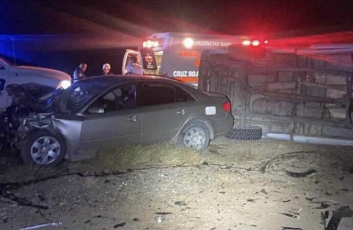 Choque frontal en la costa de Caborca deja un muerto y un lesionado de gravedad