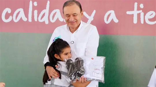 Más de 109 mil alumnos de Hermosillo recibirán uniformes escolares gratuitos para el ciclo 2026-2027
