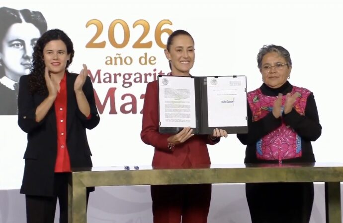 Sheinbaum firma decreto para ampliar el acceso a la información pública