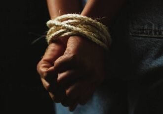 España desarticula red criminal que traficaba migrantes y drogas en el Mediterráneo con operación internacional
