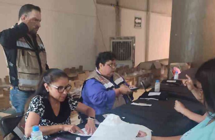 Comienza la entrega de Uniformes escolares en Hermosillo