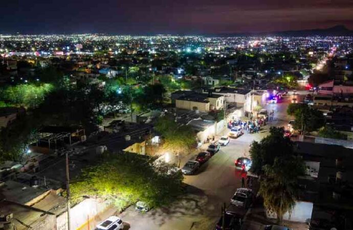 Astiazarán entrega el corredor Camina Segura 155 en la colonia Los Ángeles