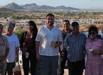 Escucha Rogelio Cota a habitantes del Cerro del Conejero