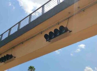 Sin funcionar el semáforo del puente peatonal de la UNISON