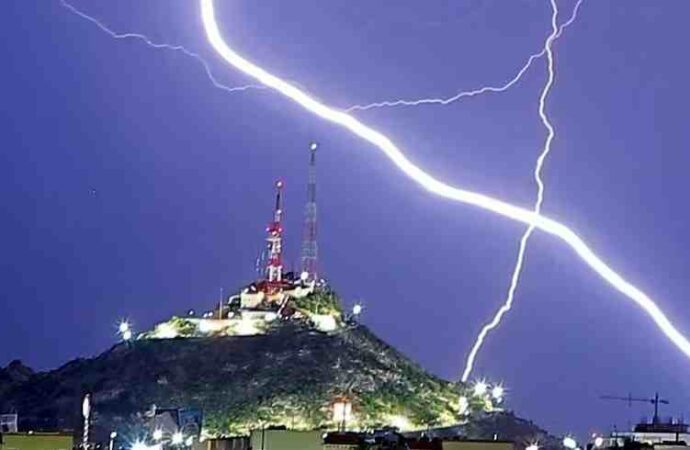 Tormentas avanzan sobre Hermosillo; prevén lluvias generalizadas esta noche