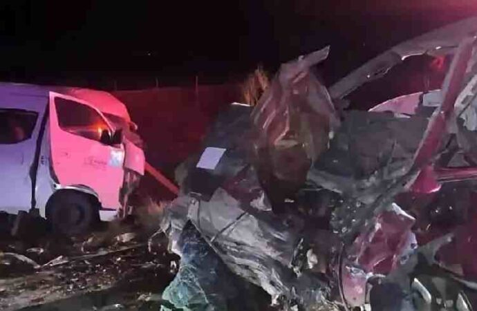 Choque frontal en carretera Hermosillo-Bahía de Kino deja tres muertos y dos heridos; Fiscalía investiga