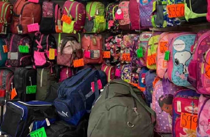 Llaman comerciantes a favorecer compras locales en regreso a clases