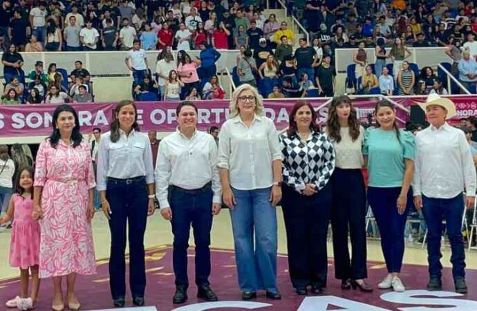 Sonora entrega 44 mil 500 becas a estudiantes universitarios durante 2026