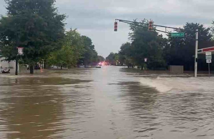 Inundaciones dejan cinco muertos y cientos de evacuados en Indiana