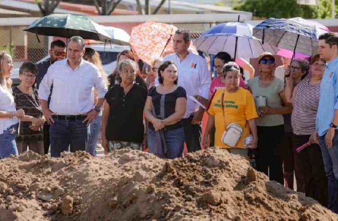 Toño Astiazarán supervisa pavimentación de la Huásabas; invierten 6.2 mdp
