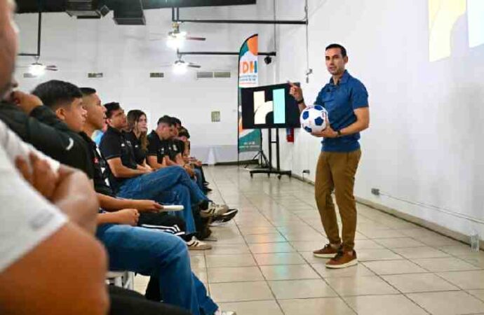César Arturo Ramos fortalece el arbitraje en Hermosillo con capacitación a 280 participantes
