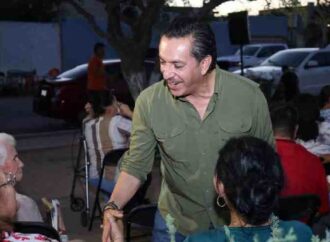Escucha David Figueroa a vecinos de La Placitas
