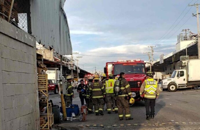 Exceso de fumigante moviliza a Bomberos por presunto incendio en mercado de Hermosillo