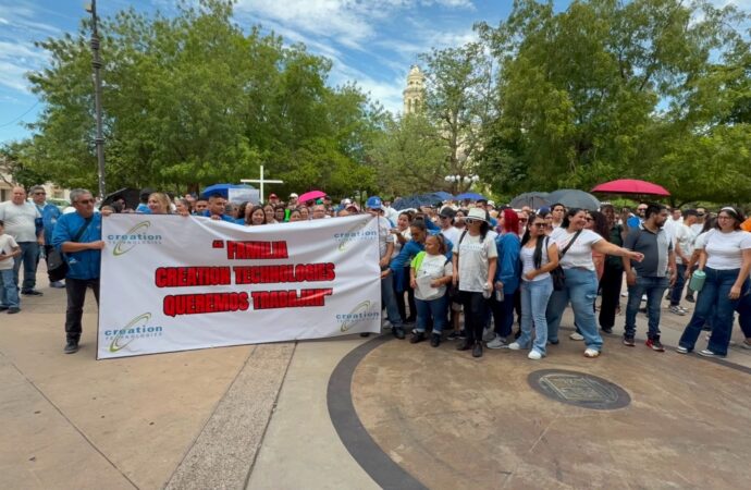 Se manifiestan trabajadores de ATS Creations por huelga