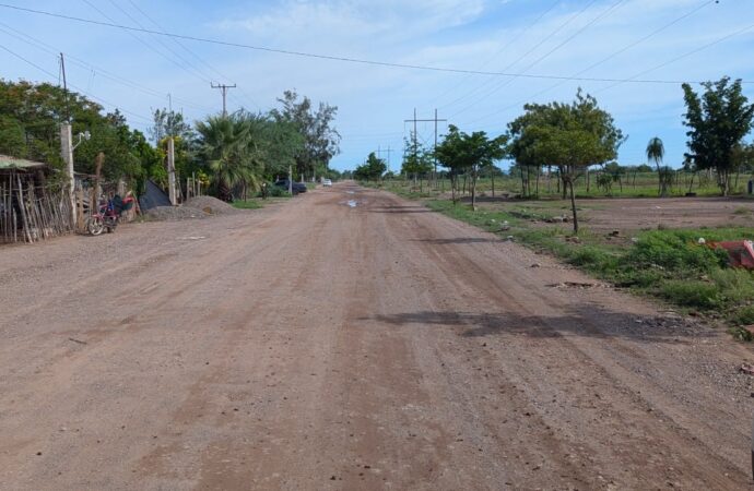 Lluvias frenan trabajos en caminos rurales