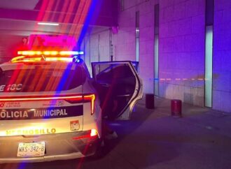 Persecución policiaca termina en accidente y deja dos presuntos delincuentes detenidos