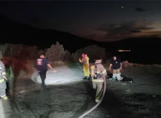Continúa cerrada la carretera Ímuris-Cananea tras volcadura de pipa con ácido sulfúrico