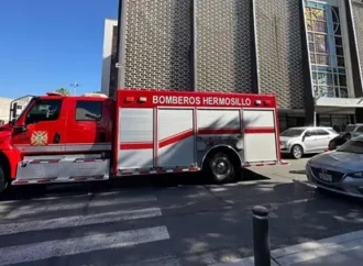 Evacúan a 330 personas de oficinas de ISSSTESON en Hermosillo por conato de incendio