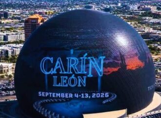 Carín León hace historia en Las Vegas con residencia en The Sphere