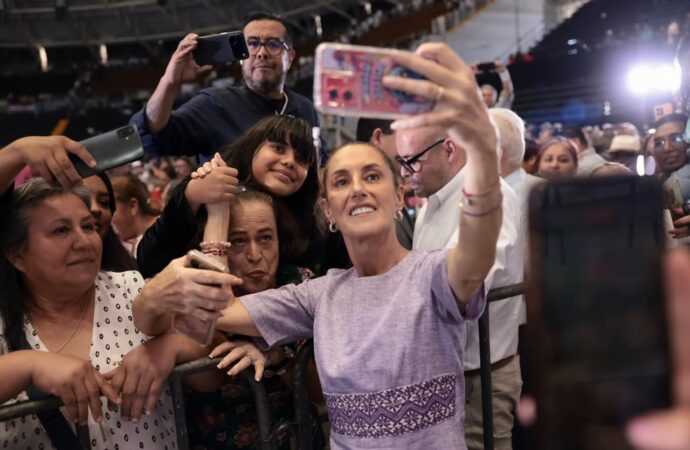 “Quien guía el camino y el destino de la patria es el pueblo”: Sheinbaum
