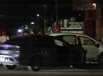 Joven resulta lesionada tras choque y es trasladada a hospital en Hermosillo