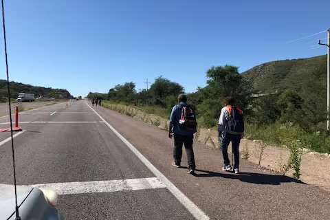 Inician peregrinaciones a Magdalena de Kino; autoridades llaman a recorrer la ruta con precaución