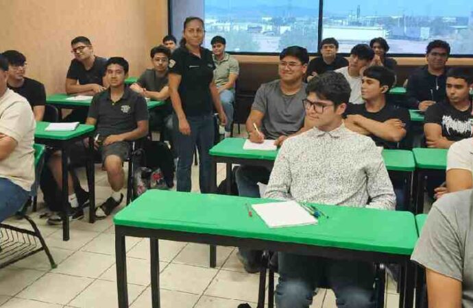 Recibe UTH a 1500 alumnos de nuevo ingreso