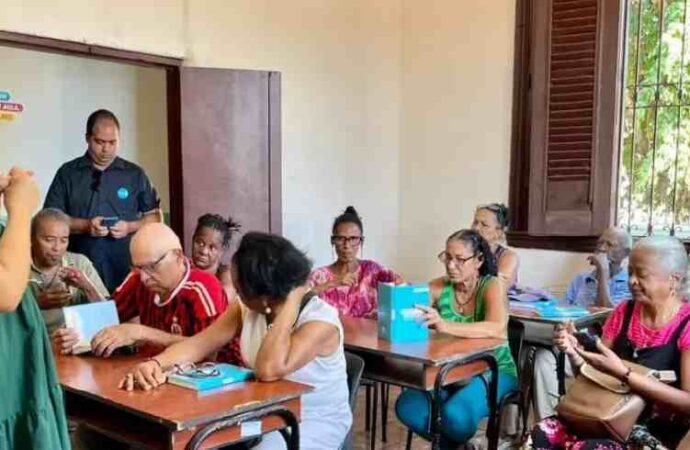 Docentes también deben aprender a comunicarse sin violencia, señala académica