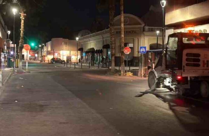 Mantiene Gobierno de Hermosillo limpieza con barrido en principales vialidades