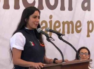 Reconocen labor de servidores públicos que acercan servicios a la población