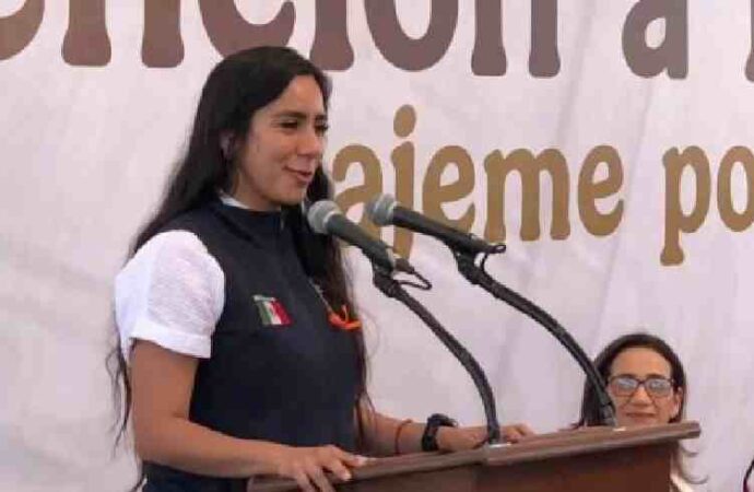 Reconocen labor de servidores públicos que acercan servicios a la población