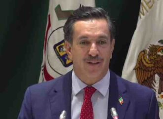 Propone David Figueroa la regulación del uso de teléfonos en escuelas