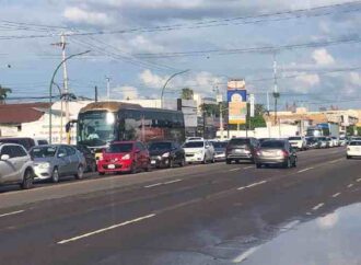 En 40 minutos cayeron 42 milímetros y se anegan calle de Cajeme
