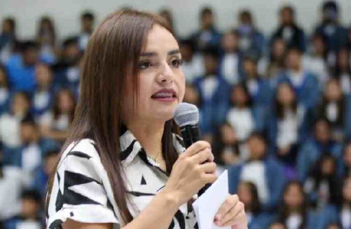 Grecia Quiroz niega pactos con el crimen y asegura que su compromiso es con Uruapan