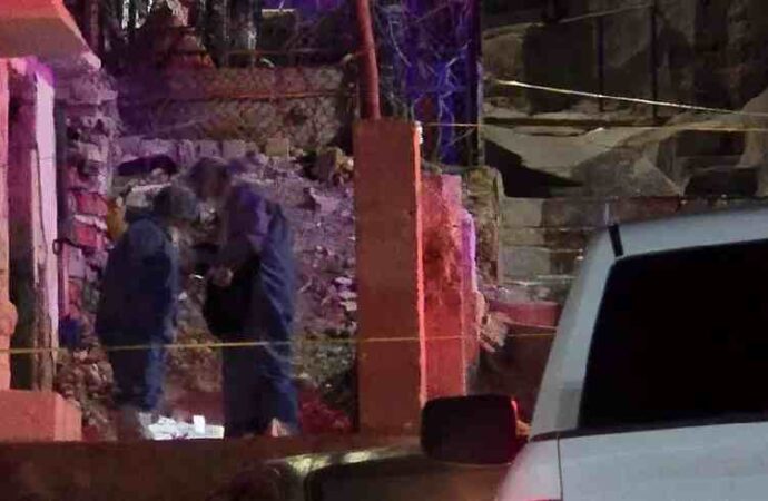Balean a hombre en Perisur y lo arrestan con 30 envoltorios de cristal