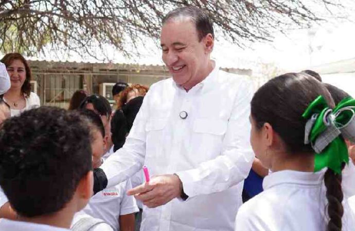 Respalda Gobernador Durazo regulación del uso de celulares en escuelas de Sonora