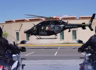 Balean helicóptero de Seguridad Pública durante operativo tras detención de “La Pepa” en Chihuahua