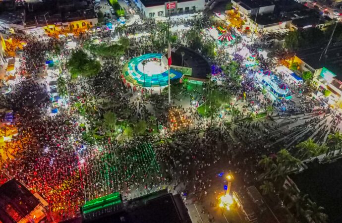 Desbordan 19 mil navojoenses alegría y patriotismo en fiesta del “grito de Independencia”