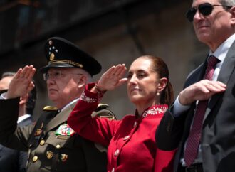 Sheinbaum: “México no se doblega, no se arrodilla y nunca se vende”