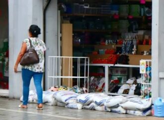 Piden a comercios prevenirse ante llegada de fenómeno tropical Polo