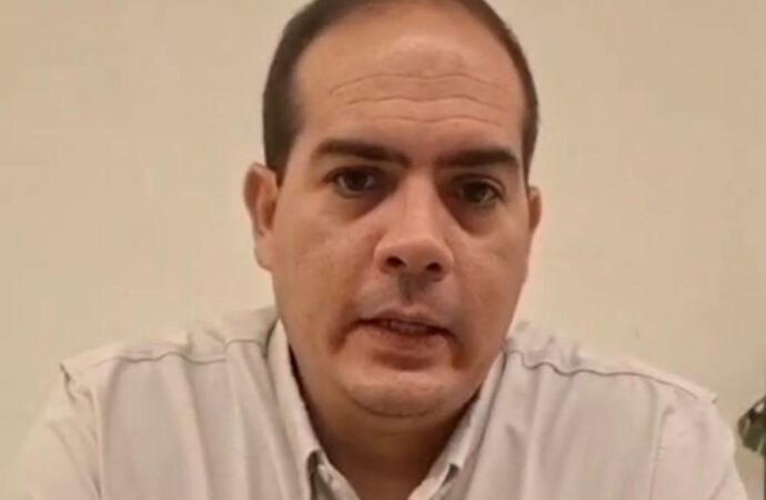 “Me deslindó, jamás lo he amenazado, jamás los voy a amenazar”: Cristóbal Navarro