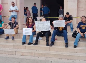Bloquea STEUS edificio de rectoría de la UNISON; exige respeto a asignación de plazas