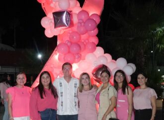 Matizado de rosa celebra Navojoa el Día Mundial de la Lucha contra el Cáncer de Mama