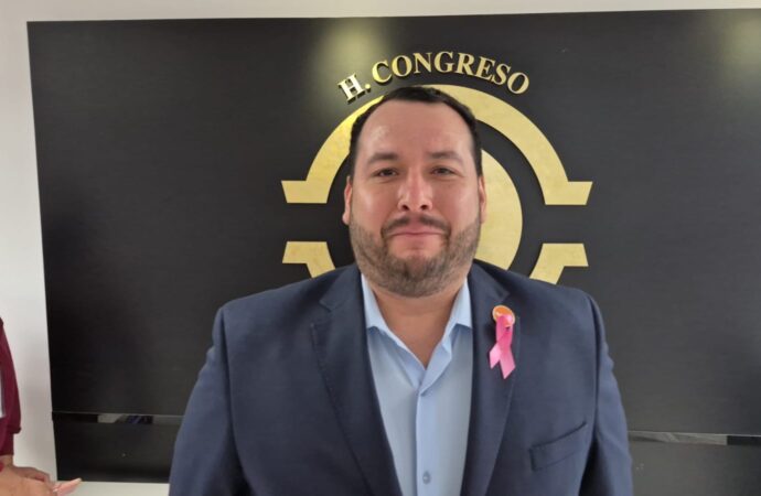 Promueve Manuel Scott que estudiantes reciban apoyos económicos por prácticas profesionales