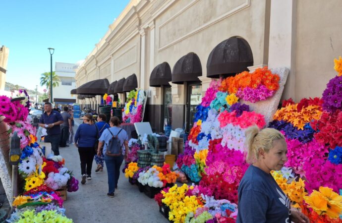 Comienza la venta de coronas por el día de muertos en Hermosillo