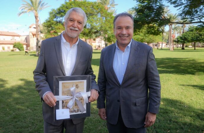 Enrique Peñalosa destaca transformación de espacios públicos y movilidad sustentable en Hermosillo