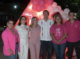 Matizado de rosa celebra Navojoa el Día Mundial de la Lucha contra el Cáncer de Mama